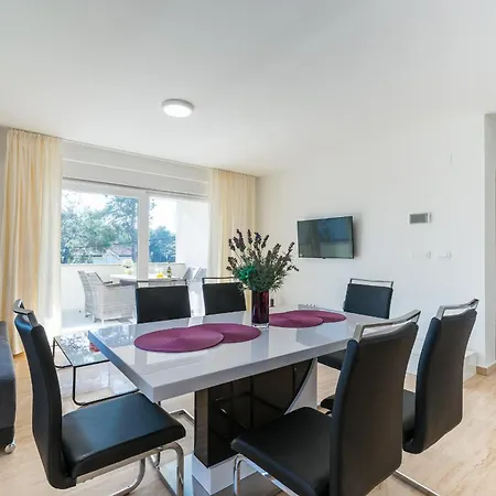 With Parking Space - 18539 Apartmán *