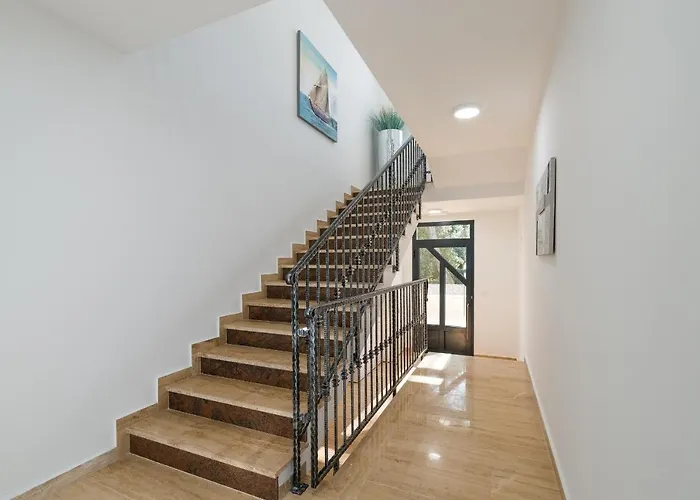 With Parking Space - 18539 Appartement Vir